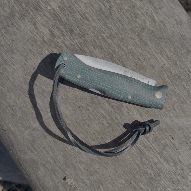 Artica Lommekniv med back lock lås. Grøn Micarta. Joker Knife.