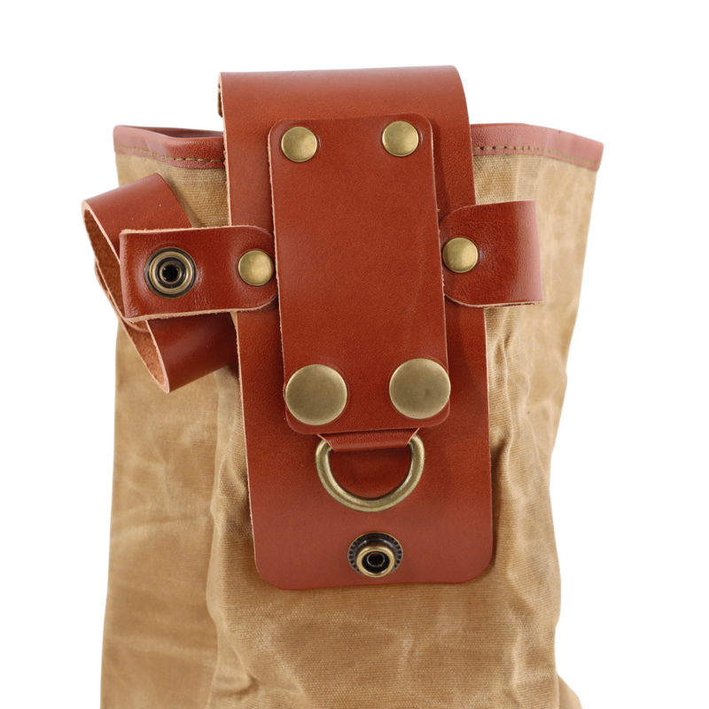 sankepose i vokset canvas fra Cuma Gear