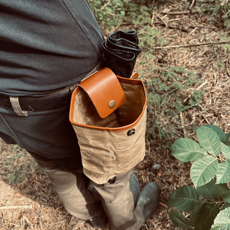 sankepose i vokset canvas fra Cuma Gear