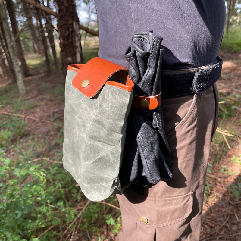 sankepose i vokset canvas fra Cuma Gear