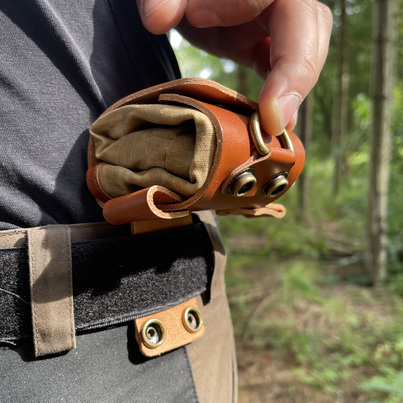 sankepose i vokset canvas fra Cuma Gear