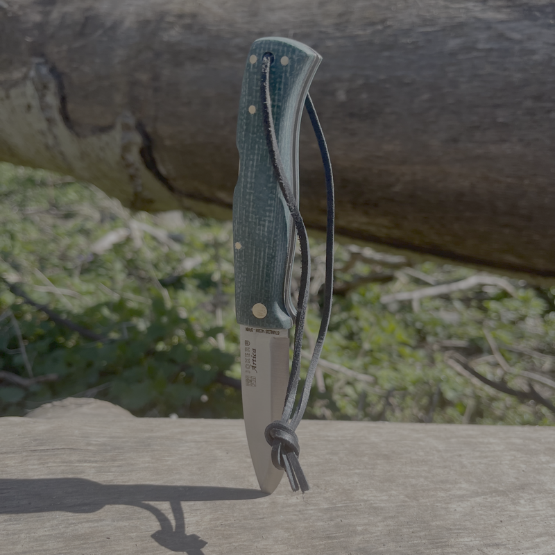 Artica Lommekniv med back lock lås. Grøn Micarta. Joker Knife.