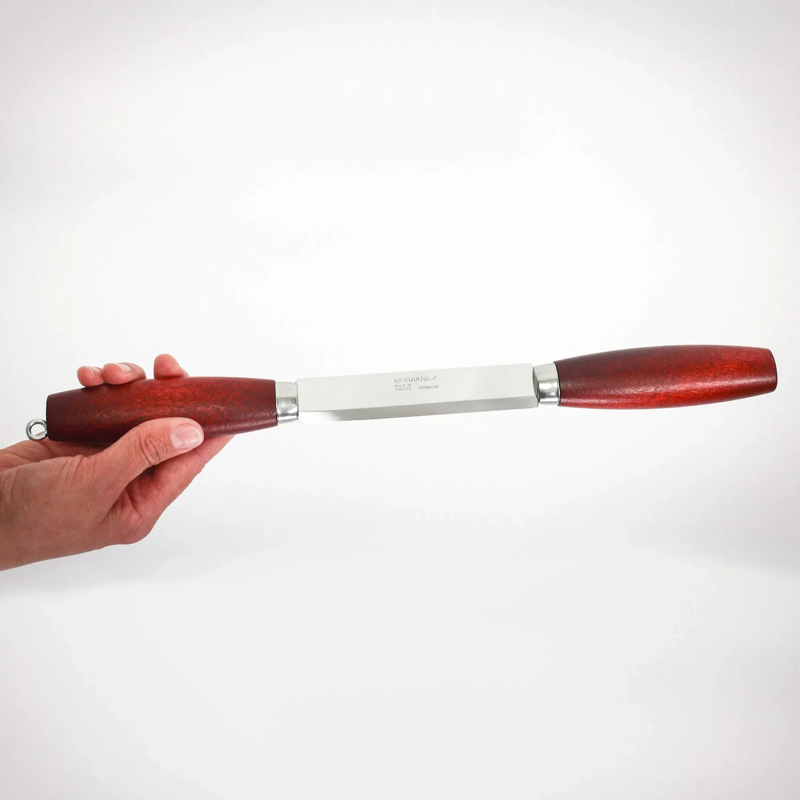 Mora Classic båndkniv med rødt birkeskæfte og rustfri klinge